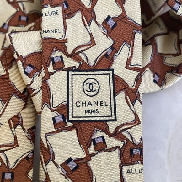Chanel 100% Silk Tie - Picture 5 of 9